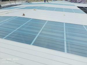 山南七小体育馆金属屋面施工中